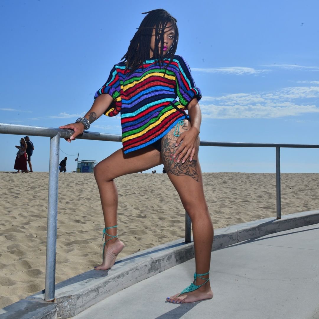 @naturalseduction_ wearing the Karen sweater, Jane bikini, Bling bracelet, and barefoot beach sandals by @pinkjoycrochets.⁠
⁠
Photography by: @tdvisualarts