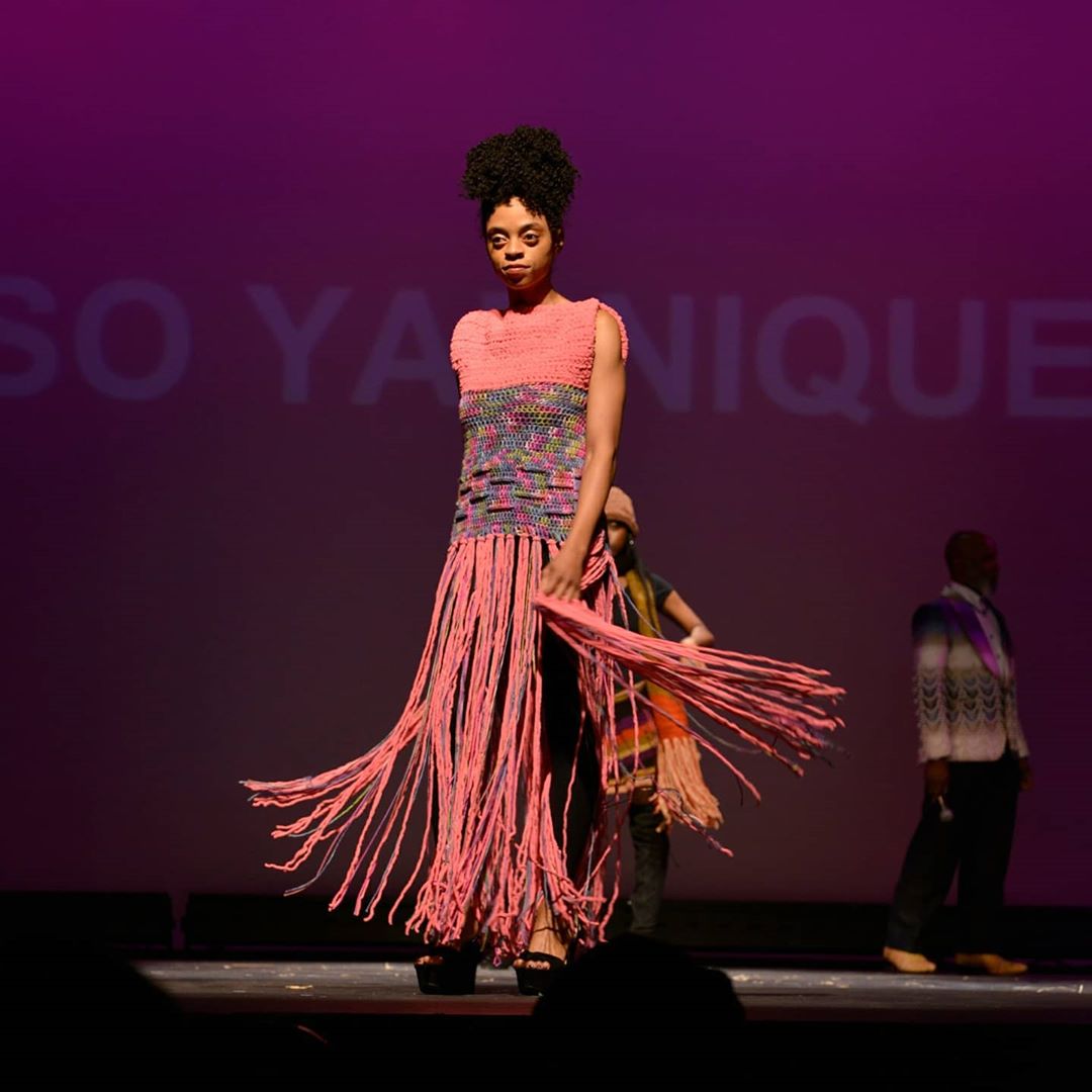 @soyarnique came to from South Carolina. Her colorful creations are a fashionable treat & looked amazing on the stage is 3.22.20. Visit: http://bit.ly/strandsfiberfashion⁠
⁠
Photo by Ty Davis of @tdvisualarts